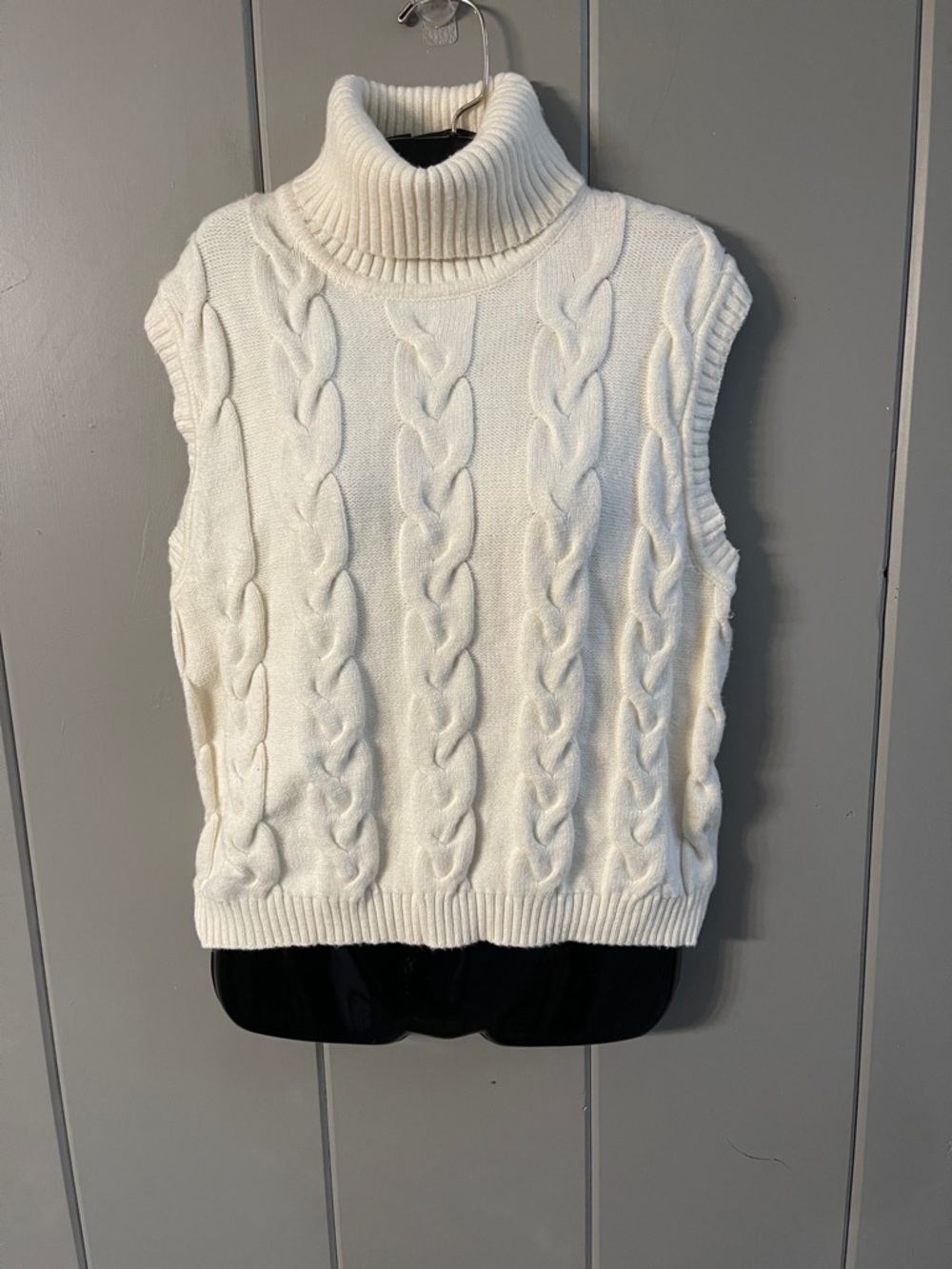 NWT House of Harlow Turtleneck Sweater Beige Minimalist Old Money Quiet Luxury